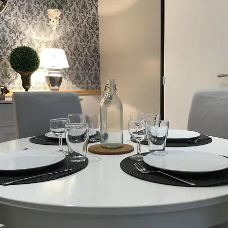 度假居 Medicis Avec Garage *