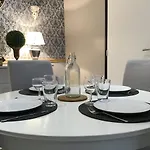 펜션 Medicis Avec Garage *